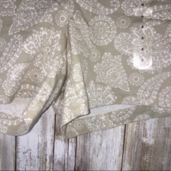 Gap Tan Patterned Shorts - Picture 2 of 5